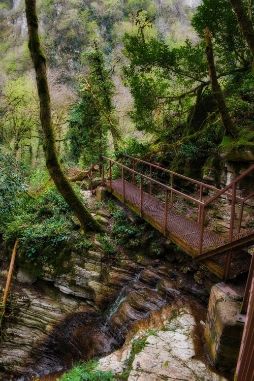 Peshchera - Aus Path, Russia