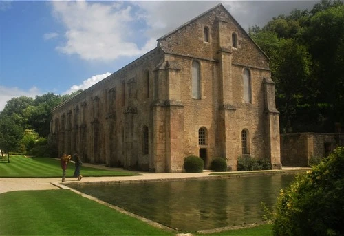 Fontenay Abbey - Forge - Desde Fountain, France