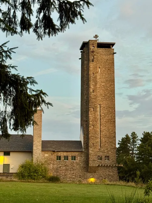 Flankenturm des Ostflügels - Germany