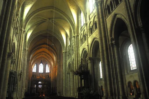 Cathédrale Saint-Etienne de Sens - Tól től Inside, France