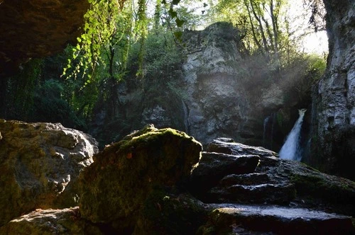La Tine De Conflens - از جانب Frente cascada, Switzerland