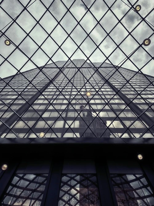 Willis Tower - Sears Tower - 출발지 Inside lower level atrium, lookup, United States