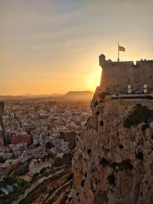 Castillo de Santa Bárbara - Depuis Lado Sur, Spain