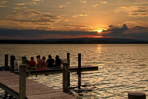 Schiffssteg bei Sonnenuntergang - Des de Oberwil bei Zug, Switzerland