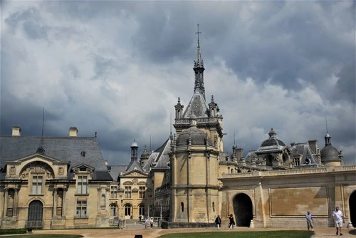 Castello di Chantilly - Desde Entrance, France