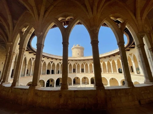 Castell de Bellver - Desde Inside, Spain