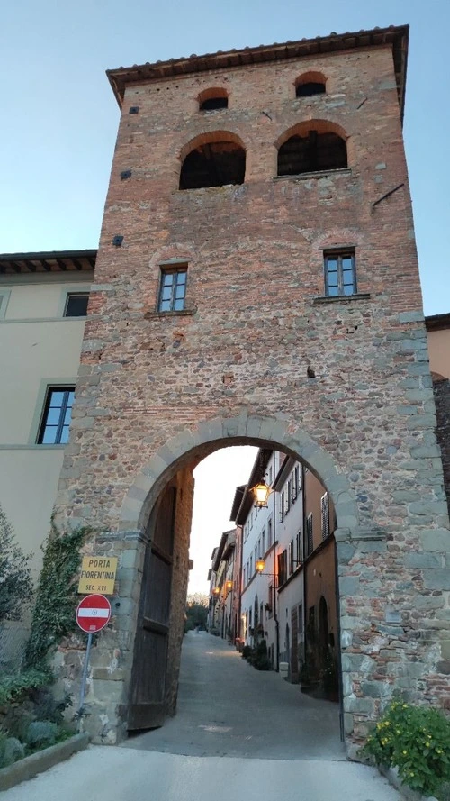 Porta Fiorentina Montecarlo Lucca - Aus Via dei Cavalli, Italy