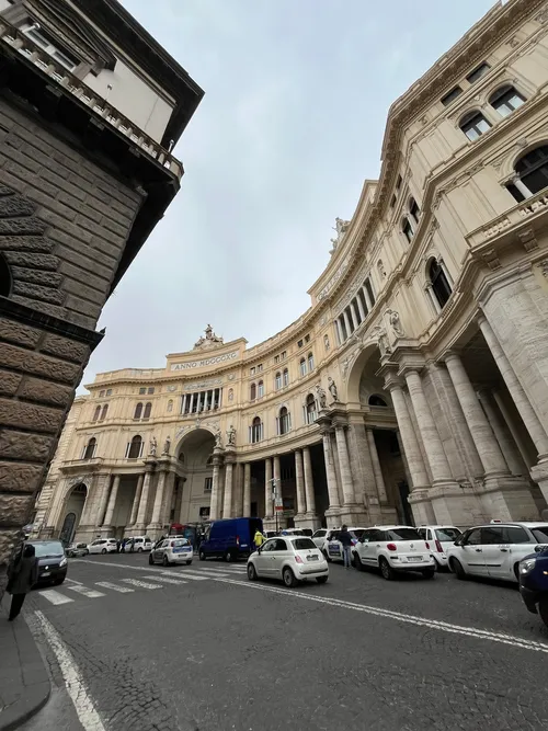 Galleria Umberto I - Desde Giardini di Palazzo Reale, Italy