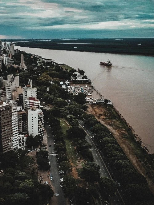 Río Paraná & Club Nautico - Dari Parque Urquiza - Drone, Argentina