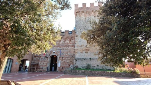 Castello - Dari Piazza Luchetti, Italy