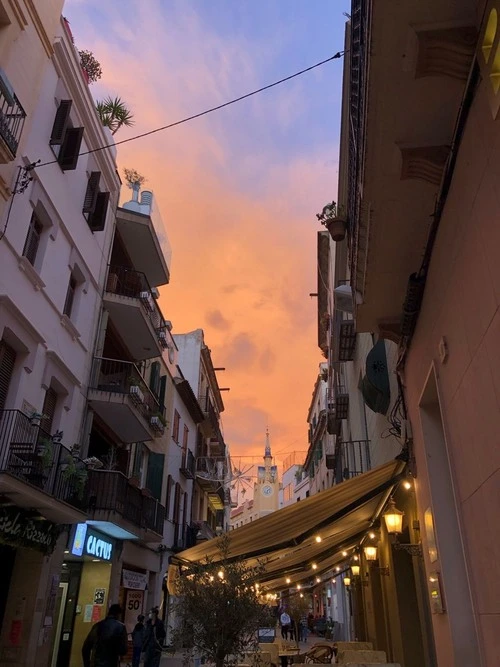 Cap de la Vila - Frá Carrer de les Parellades, Spain