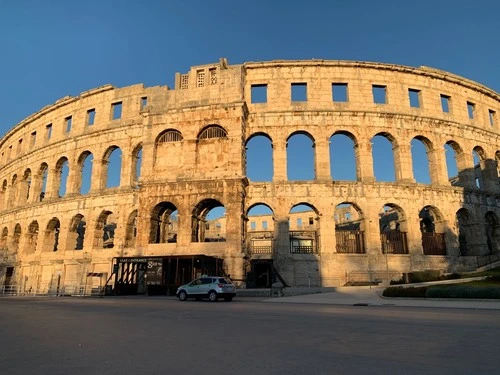 Pula Amphitheater - Depuis Main entrance, Croatia