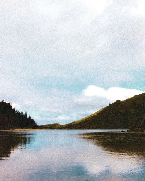 Volcanic crater view - Desde Lagoa do fogo, Portugal