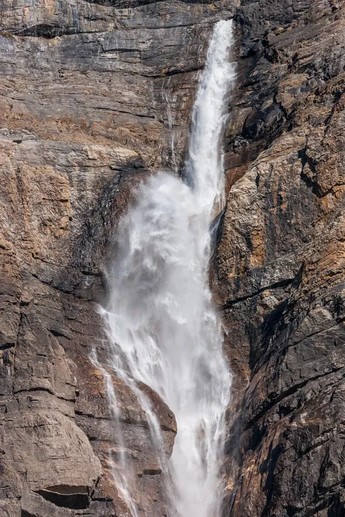 Takakkaw Falls - Von Parking, Canada