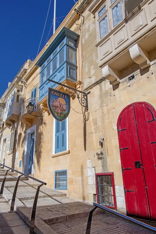 Castle Bar - Malta