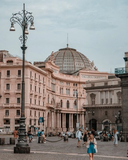 Galleria Umberto I - Des de Fontana del Carciofo, Italy