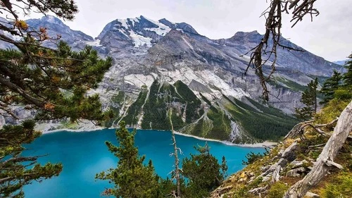 Oeschinensee - Dari Aussichtspunkt Heuberg, Switzerland