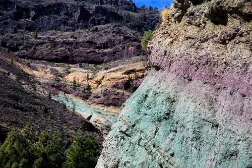 Los Azulejos De Veneguera - Rainbow Rocks - Spain