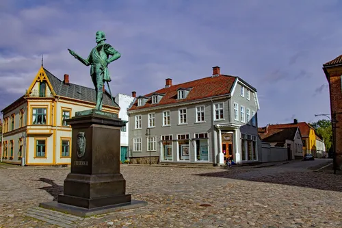 Frederik II Statue - Norway