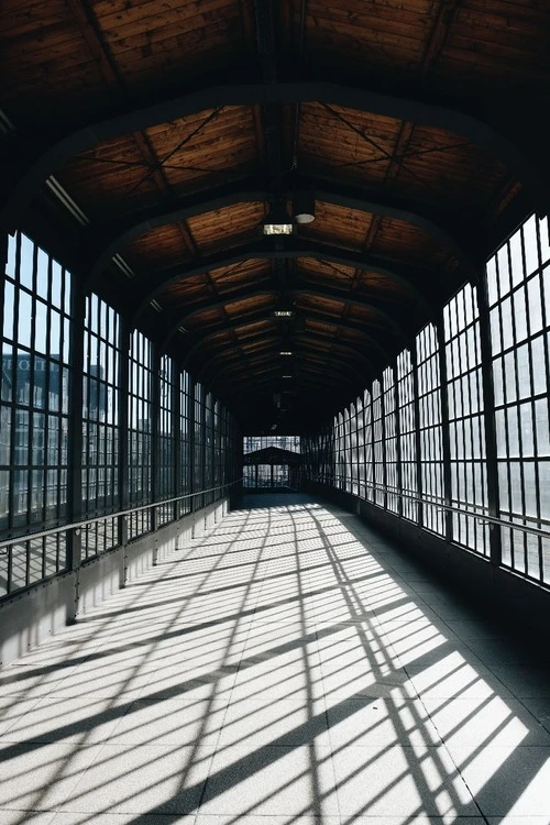 Berlin Friedrichstraße station - Desde Pedestrian Bridge, Germany