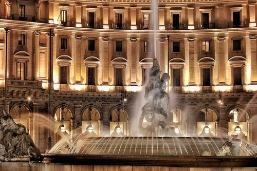 Fontana delle Naiadi - Desde Piazza della Repubblica, Italy
