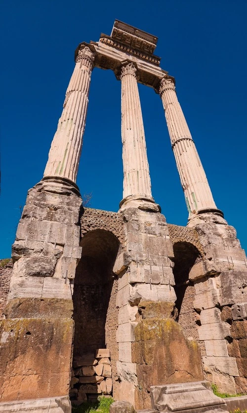 Roman Forum Pillars - Aus Roman Forum, Italy