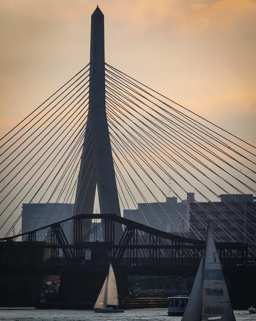 Leonard P. Zakim Bunker Hill Memorial Bridge - Depuis Charlestown Navy Yard Ferry Terminal, United States