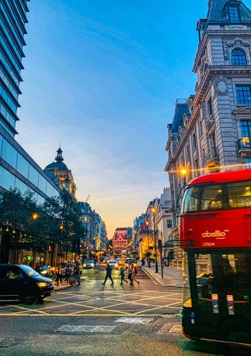 Her Majesty's Theatre - From Pall Mall Street, United Kingdom