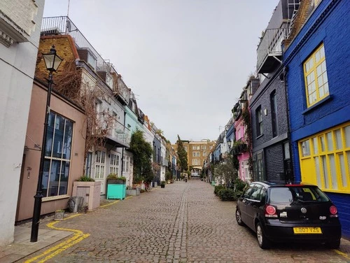 Colorful houses in Nothing Hill district - Aus St Lukes Mews, United Kingdom
