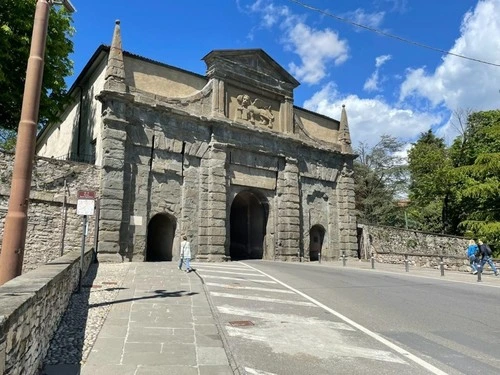 Porta Sant'Agostino - Desde Viale Vittorio Emanuele II, Italy
