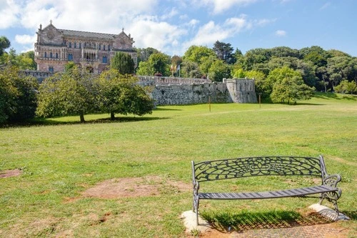 Sobrellano Palace - Da Municipal de Sobrellano Park, Spain