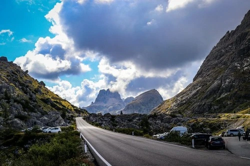 View towards Cinque Torri - Depuis Passo di Valparola - Nearby Forte tre Sassi, Italy
