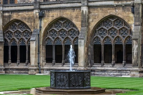 Westminster Abbey - 从 Monastery Garden, United Kingdom