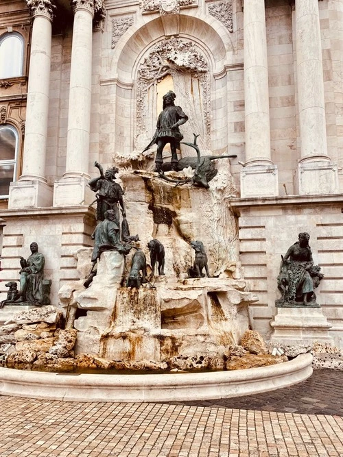 Fountain of King Matthias - İtibaren Hunyadi Court, Hungary