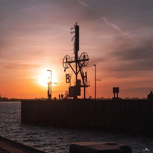 Das Windsemaphor in Bremerhaven - Z Willy-Brandt-Platz, Germany