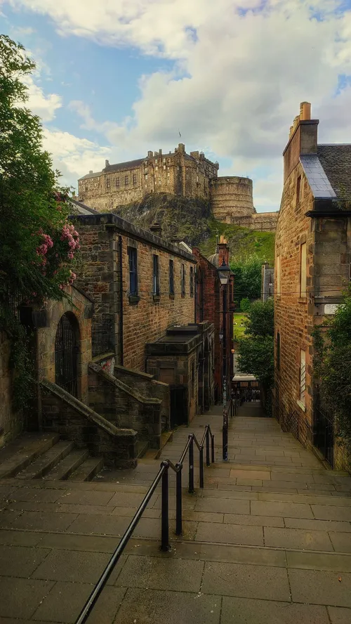 The Vennel Viewpoint Edinburgh Castle - United Kingdom