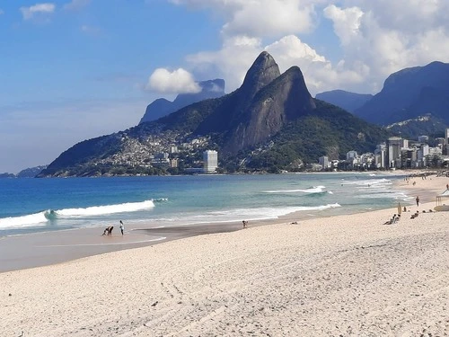 Morro Dois Irmãos - Desde Ipanema Beach, Brazil