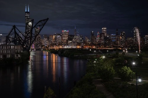Chicago Skyline / Ping Tom Park - Depuis The 18th St bridge overpass, United States