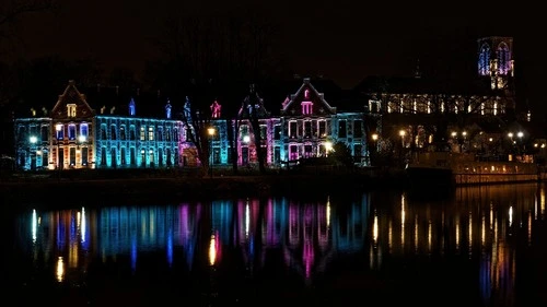 Château de Robersart - Desde Chemin de halage, France