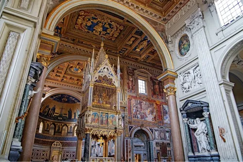 Basilica di San Giovanni in Laterano - Von Inside, Italy