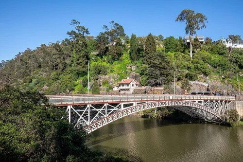 King's Bridge and Kings Bridge Cottage - Aus Riverside / Footpath near / under W Tamar Rd, Australia