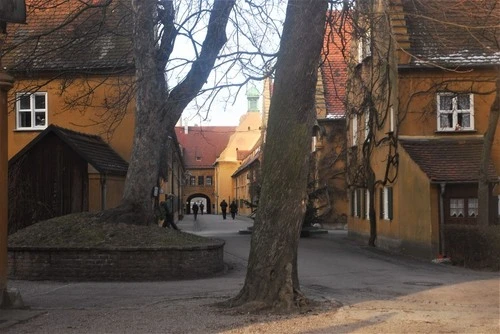 Fuggerei - Entrance - Desde Herrengasse, Austria