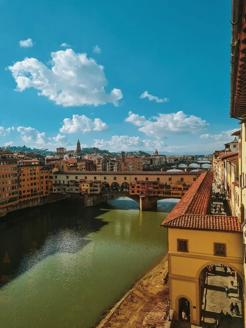 ヴェッキオ橋から ヴェッキオ橋の南京錠の意味！？ | イタリア観光・旅行に役立つ