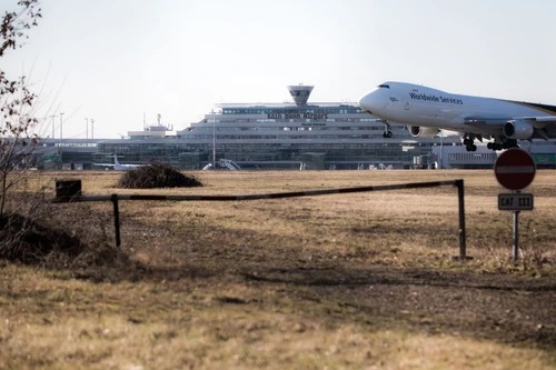 Flughafen Köln Bonn - Aus Wanderweg am Flughafen Zaun, Germany