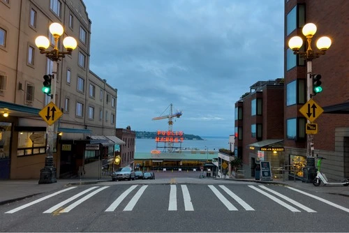 Pike Place Market - Aus 1st Ave & Pine St, United States