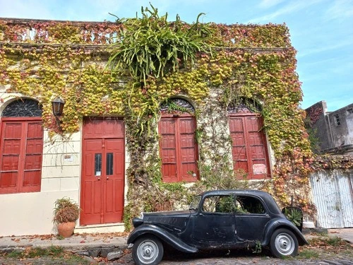 Auto Antiguo - Frá Calle De Portugal, Uruguay