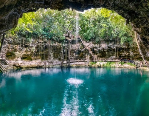 Cenote Xcan - Desde Far side of Cenote, Mexico
