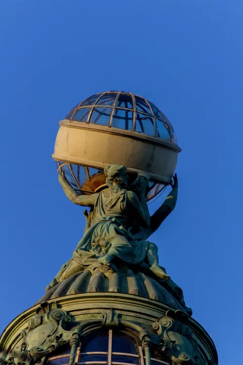 Byvshiy Dom Aktsionernoy Kompanii Zinger - Russia