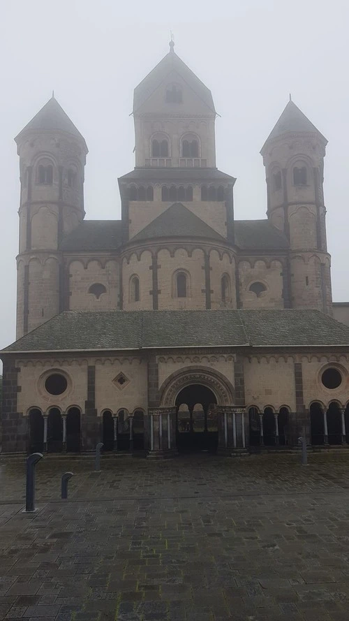 Kirche Maria Laach - Van Vorplatz, Germany