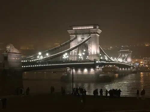 Széchenyi Chain Bridge - Aus Stephen Széchenyi Square, Hungary